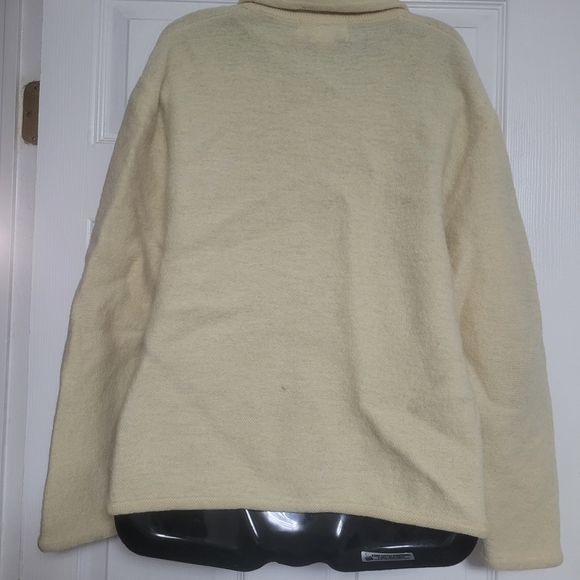 Elegant Cream Teddy Jacket for Women - Picture 4 of 7